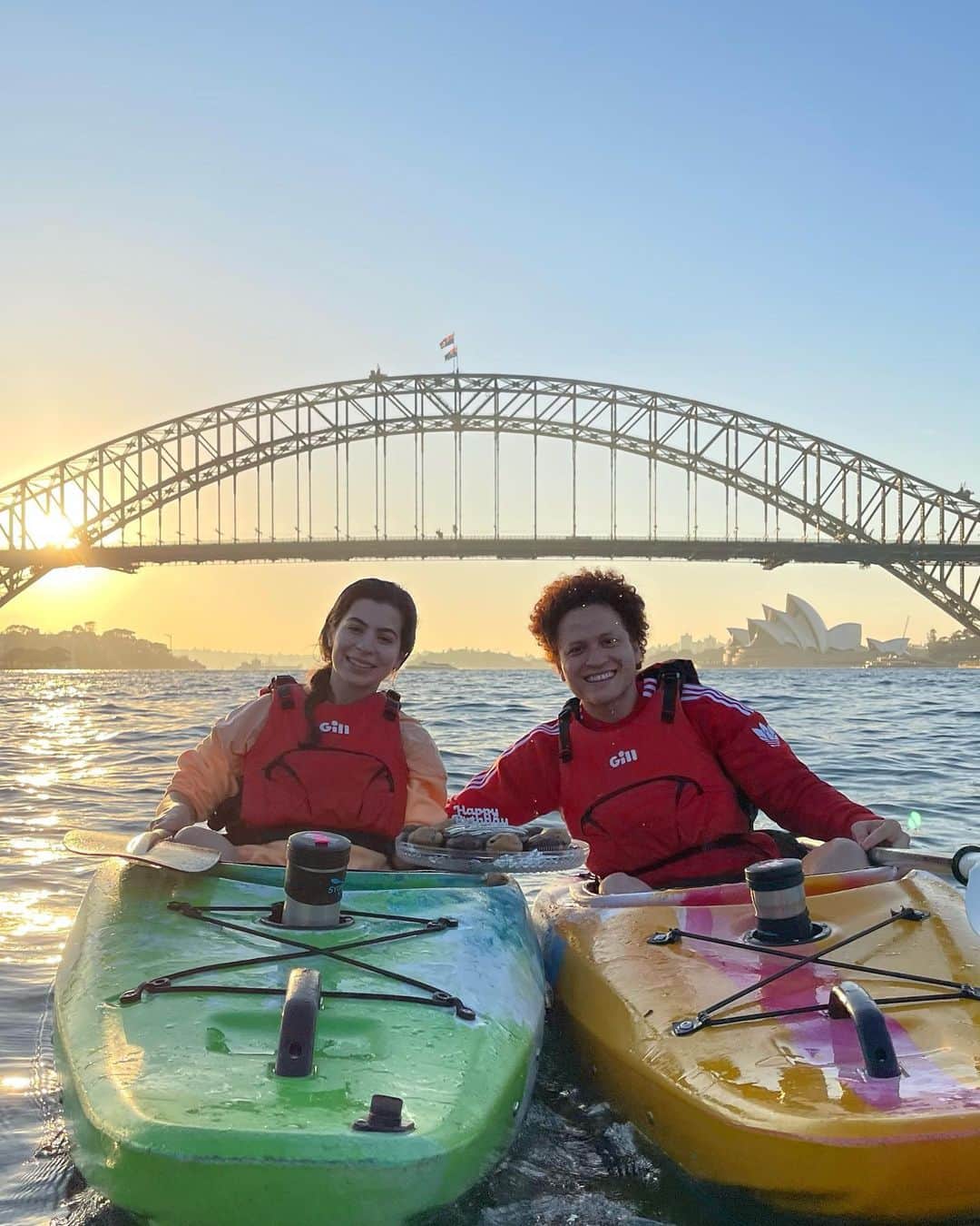 ムスタファ・アミニさんのインスタグラム写真 - (ムスタファ・アミニInstagram)「PERFECT sunrise for the perfect girl. Thank you @sydney_by_kayak for the amazing experience 🥰🌅🚣‍♀️👌 #sydneybykayak」2月26日 19時36分 - mustafaamini
