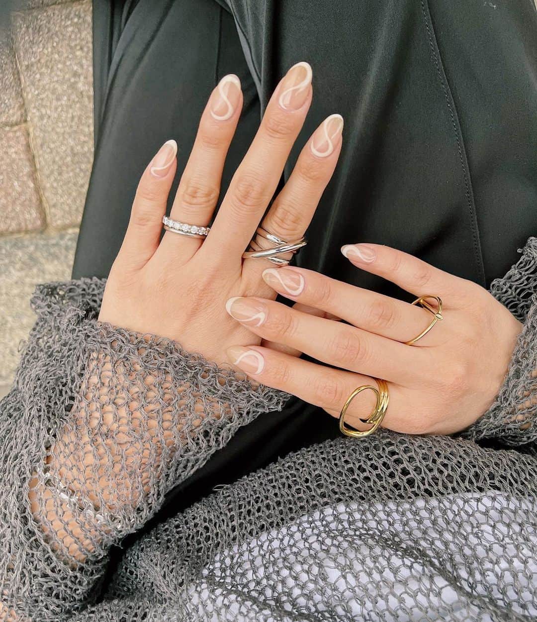 佐々木彩乃のインスタグラム：「new nail💅 @homeharajuku ❤️」