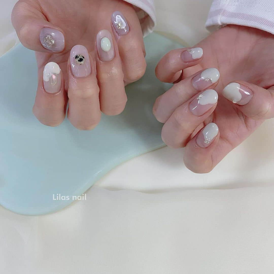 makoさんのインスタグラム写真 - (makoInstagram)「* 両手♡  #girlynail #ガーリーネイル #ミラーネイル #glitternail #젤네일 #젤네일아트 #젤네일전문 #フレンチガーリー  #오로라네일 #네일 #아트 #オーダーチップ #ブライダルネイル #auroranails #セルフネイル #네일스타그램 #네일아트　#스누피네일아트 #클리어 #左右非対称ネイル #ちょうちょネイル #うるうるネイル #ヴィンテージネイル #水滴ネイル #オーロラネイル #フレンチネイル #冬ネイル #クリアネイル #韓国ネイル﻿」2月26日 19時51分 - mkxxxbaby