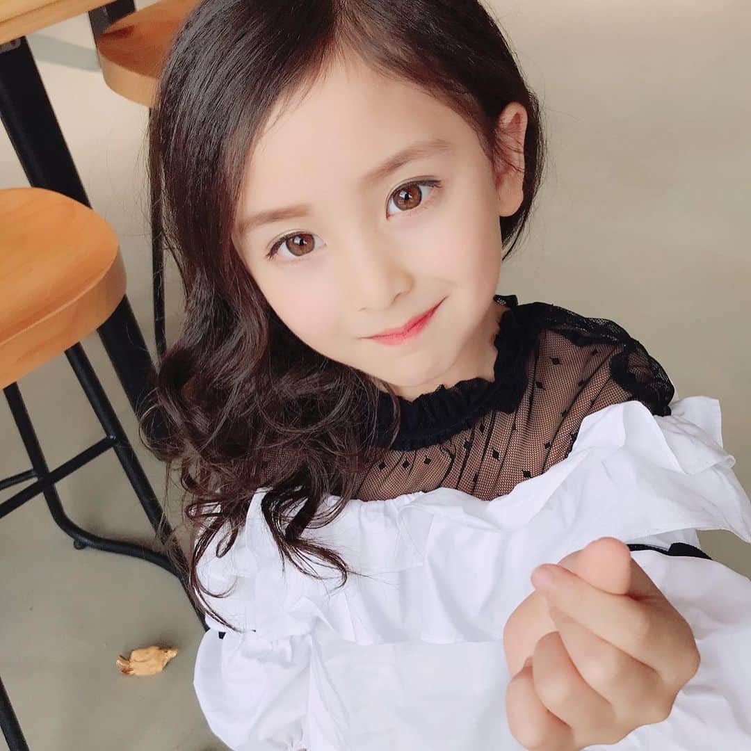 星來のインスタグラム：「外国人×国宝級美人。 #外国人 #国宝級美人 #美しい #こども #いいね返し #インスタ映え #instagood #instalike #f4f #l4l #likeforlikes #likeforfollow #いいねした人全員フォローする #お洒落さんと繋がりたい #美男美女と繋がりたい」