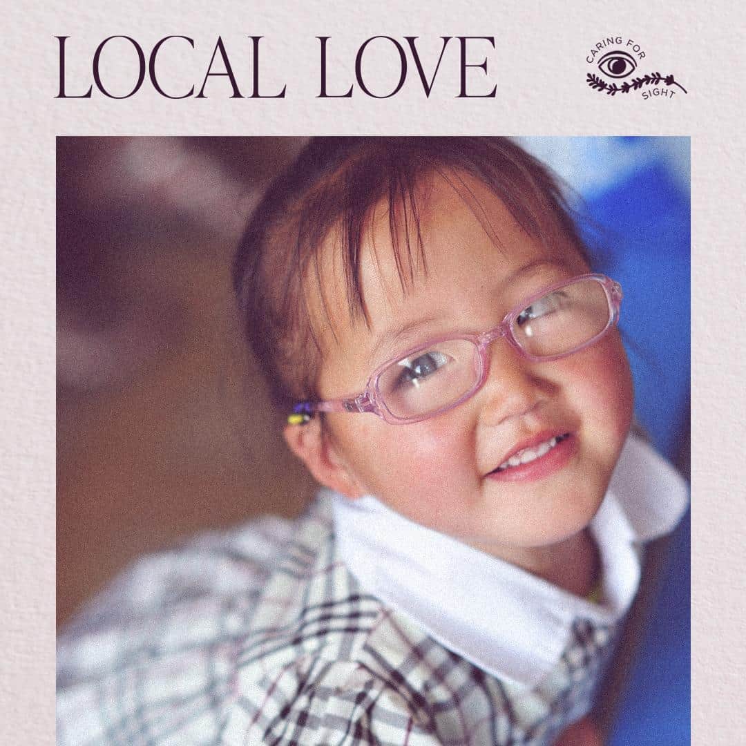 ロクシタンのインスタグラム：「Preventing short sightedness in Shanghai 🇨🇳⁣ In 2020 our @fondation_loccitane joined forces with charity @orbisintl to prevent and to fight the problems of high myopia, otherwise known as short sightedness, of children in Shanghai where the rate among children and adolescents in China is extremely high ⚠️⁣ How? By encouraging school children to have more outdoor time, and offering screening, referrals and comprehensive eye examinations 👀⁣ #LocalLove #ActLocal #China #Myopia #Charity #LOccitane」
