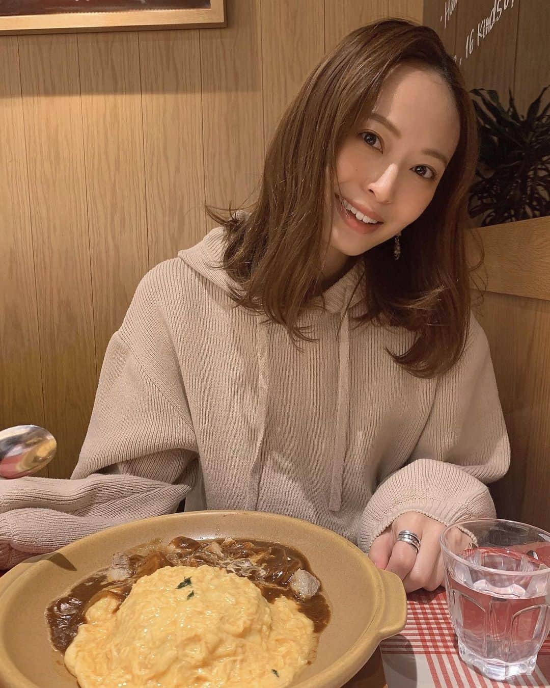 榊本麻衣のグルメインスタ