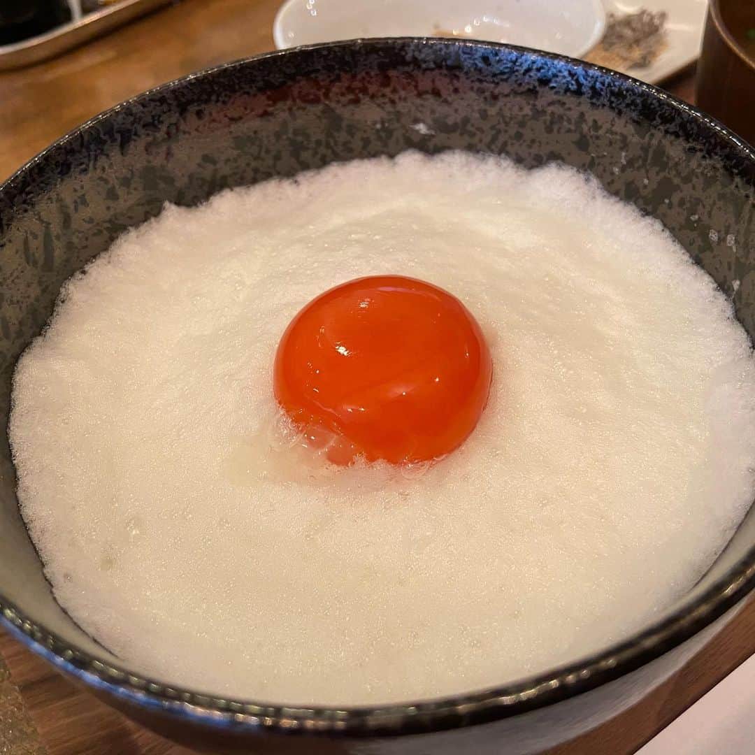 上野貴穂さんのインスタグラム写真 - (上野貴穂Instagram)「.﻿ ずっと食べてみたかったふわふわの卵かけご飯 美味しかった〜🤤🍳🤍﻿ ﻿ #奈良 #煌めきの卵﻿」2月26日 20時15分 - kiho_ueno