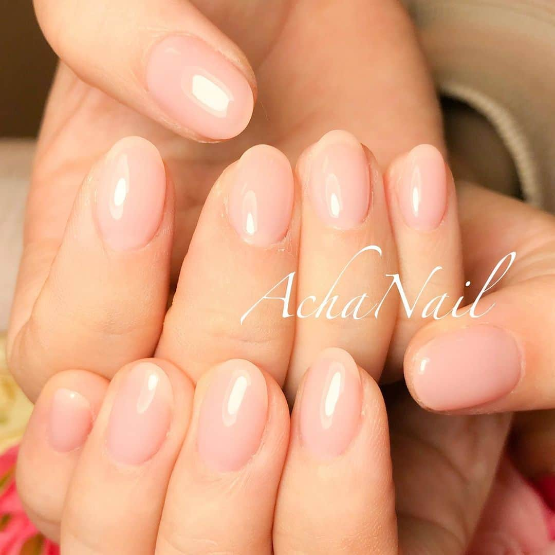 AchaNailのインスタグラム：「ちゅるんちゅるんネイル💖﻿ ﻿ https://ameblo.jp/acha-nail/entry-12658595022.html﻿ ﻿ #ネイル #ジェルネイル #フィルイン #フィルイン導入サロン #南池袋 #池袋 #池袋ネイルサロン #ネイルデザイン #ワンカラーネイル #シアーネイル #ヌーディーカラー #シンプルネイル #オフィスネイル #シアーピンク #ちゅるん #ショートネイル #ナチュラルネイル #locari #Nails #AchaNail #NailStagram #InstaNails #Nailart #JapaneseNailart #NailDesign #Gelnails #kawaii #네일 #日式美甲 #onecolornails」