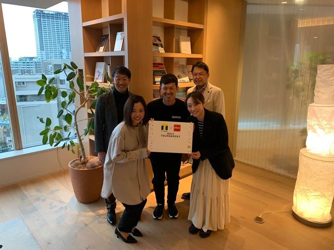 一ノ瀬優希のインスタグラム：「みなさーん！ 告知でーす😋 3月19.20.21日に行われますTポイント✖︎ENEOSゴルフトーナメントにてインターネットLIVE中継の解説をすることになりました😊  朝の練習から最終組がホールアウトするまで、約9時間‼️  実況:小林一人さん 解説:田島創志プロ、中西直人プロ、飯島茜プロ、一ノ瀬優希 で、お届けします😊  今年は10回大会であり、私の初優勝の会場である鹿児島高牧カントリークラブで熱い戦いが行われるのですが、その戦いをみなさんに近くで見ているよーな、見ていておもしろいと言っていただける解説にできるように一生懸命頑張ります‼️  大会公式サイト、AbemaTV、GOLF Net TVで配信されますので、ぜひ観てください😆」