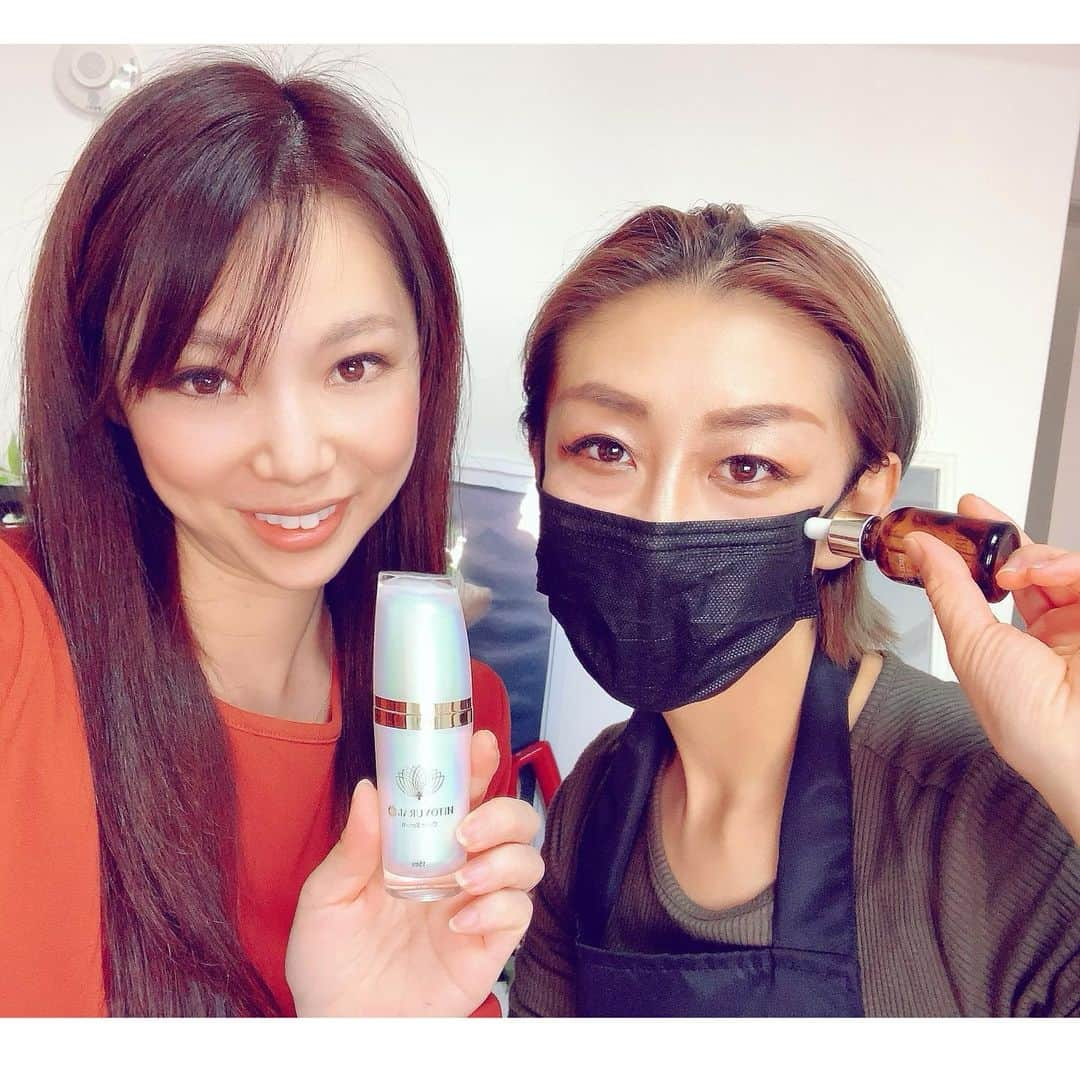 柴本愛沙さんのインスタグラム写真 - (柴本愛沙Instagram)「❤︎ 仕事帰りに、赤坂にある ヒト幹細胞培養液専門サロン @Kansaibou.bond.e へ行ってきました。  もう、肌がプルンプルンになって 赤ちゃん肌みたいな感じになった！！ 感動しすぎました♡  最新美容の中で、優れているといわれている #ヒト幹細胞培養美容液 を 3機種4導入の機械で導入することで 毛穴やたるみ、シミなどにアプローチ✨  自分に合った幹細胞美容液を選んでもらい 肌の土台からしっかり整えてもらいました。  あと、毛穴も気になっていたので オプションで毛穴吸引もつけました。 どこにこんなたまってたの？？と 目を疑いたくなるような皮脂がとれるとれる。  とにもかくにも、あのお肌がパーンと張って ピカピカになった感動は忘れられない🙈  この投稿を保存して、お会計の際に 店員さんに見せると10％OFFになります。 ぜひ、気になる方は使ってみてください。  #先進美容 #赤坂エステ #六本木エステ#乃木坂エステ #幹細胞 #赤坂幹細胞 #六本木幹細胞 #乃木坂幹細胞 #ヒト幹細胞港区 #LGBTQエステ #赤坂サロン #赤坂ヒト幹細胞 #六本木ヒト幹細胞 #LGBTQヒト幹細胞 #プライベートエステ #エステ #プライベートエステ赤坂 #プライベートエステ六本木 #サロン #ヒト幹細胞 #毛穴ケア #毛穴 #エイジング #毛穴LGBTQ #美容 #美容好きな人と繋がりたい #WoomyPR」2月26日 20時33分 - aisa_shibamoto