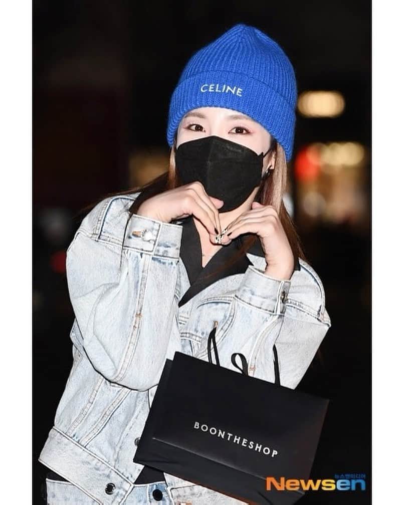 ダラ さんのインスタグラム写真 - (ダラ Instagram)「박소현의 러브게임 출근길 하트 5종 세트💙」2月26日 20時27分 - daraxxi