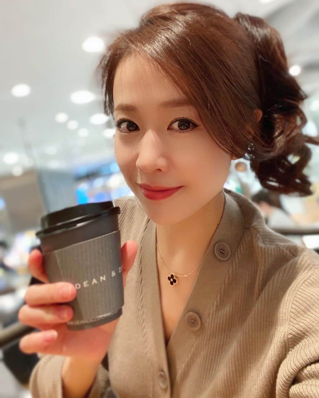 しろまっするのインスタグラム：「・ Life is short, enjoy the moment ☕♥️  #postworkout #postworkoutcoffee #coffeebreaks #cafelovers #cafeintokyo #tokyocafeguide #ginzacafe #coffeelovers #coffeelifestyle #nocoffeenolife #coffeeaddict #東京カフェ #東京カフェ巡り #カフェ巡り部 #銀座カフェ #カフェ好き #かふぇすたぐらむ #カフェスタグラム #珈琲好き #美容好き #美容アカウント #美肌づくり #肌ケア #美肌ケア #美肌作り #美肌になりたい #美容好きな人とつながりたい #美ボディ #美ボディメイク #しろまっする」
