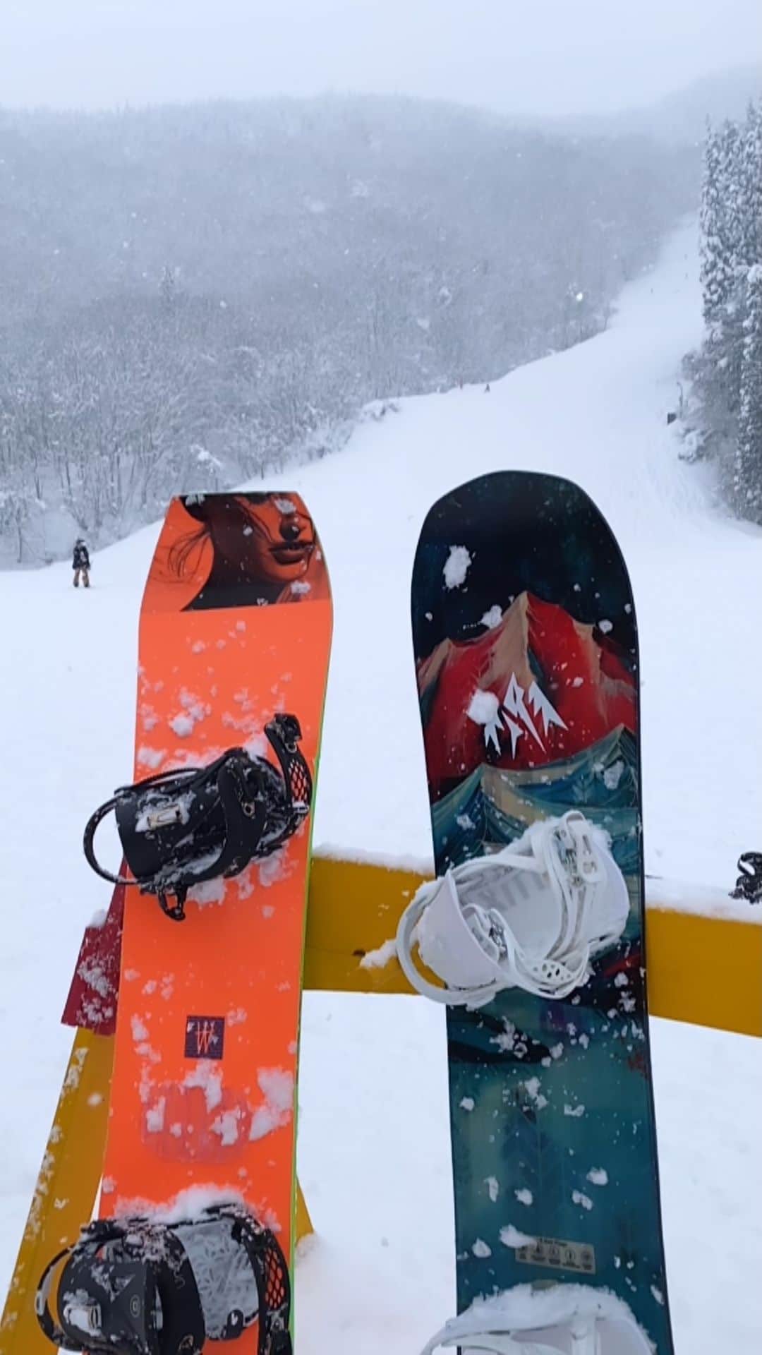 奥家沙枝子のインスタグラム：「大雪祈願🙏  #japan #snow #snowboard  #snowboarding #snowsurf #winter  #sport #fit #mountain #outdoor #nature #beautiful #goodday #winterwonderland #trip #ski #travel #japow #powder #powday #GoPro #mountainharbor #スノボ #スノーボード #雪 #パウダー #山 #長野」