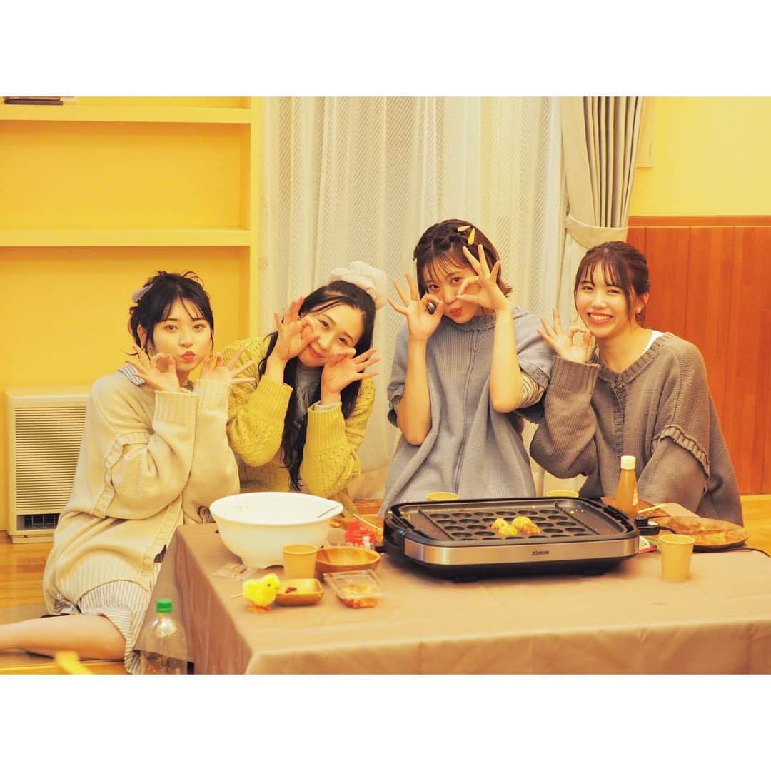 彩香のインスタグラム：「＊ 「RIGHT-ON TIME！」 お腹痛くなるくらい笑いました🤣 モヤヒルズシリーズはこれがラストです！！次回もお楽しみに〜🐠🐬🐋 ＊ ＊ ＊ #righton #rightontime #ライドオンタイム #asone #アズワン #ヘアアレンジ #モヤヒルズ」