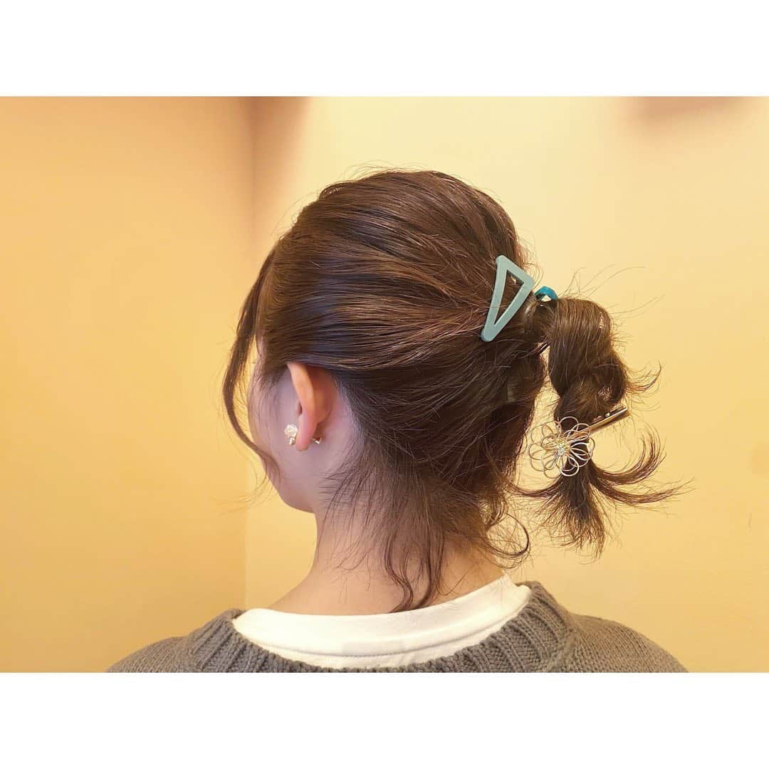 彩香のインスタグラム：「＊ 「RIGHT-ON TIME！」 洋服も髪型も可愛かった〜💙 盛さんのヘアアレンジ大好きです🧚🏻 👗 @righton_pr  💇🏻‍♀️ @as_k2_buzz_cocorira  ＊ ＊ ＊ #righton #rightontime #ライトオンタイム #asone #アズワン #ヘアアレンジ」