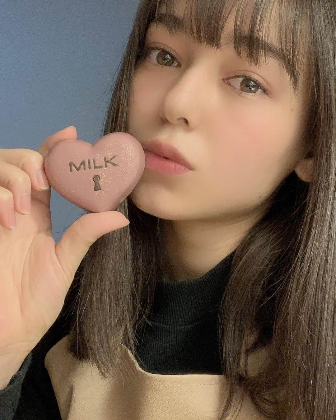 世良マリカさんのインスタグラム写真 - (世良マリカInstagram)「チョコもネックレスもとーっても可愛い @milk__official_  さんのバレンタインギフト❤️ Spring Collectionもとっても可愛いので是非見てみてください♡」2月26日 20時35分 - seramali_jsmn