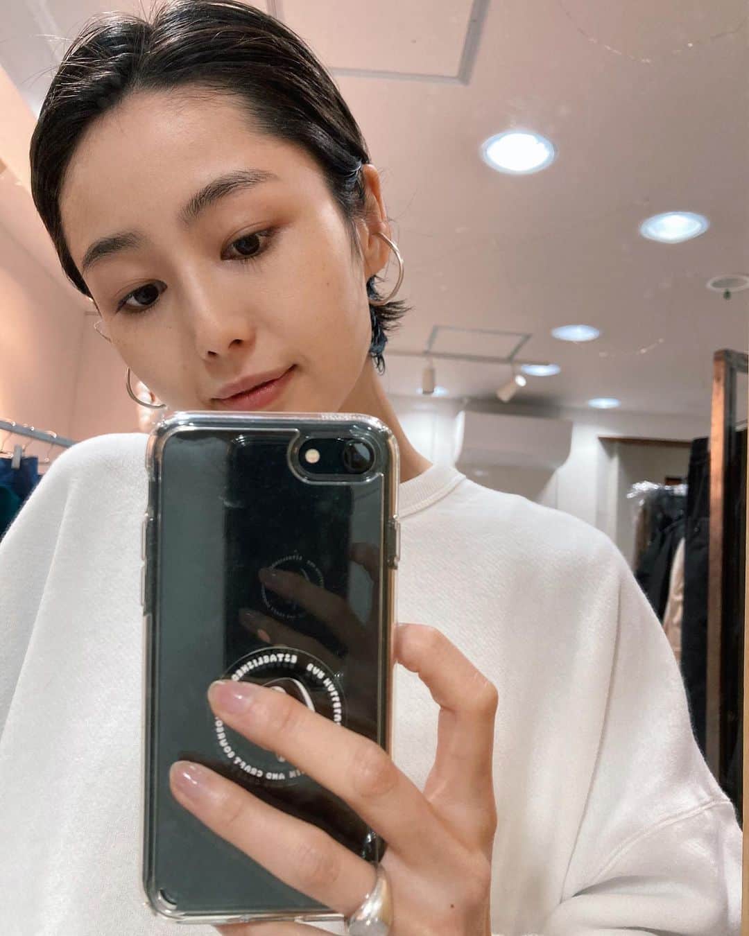 水戸悠夏子さんのインスタグラム写真 - (水戸悠夏子Instagram)「髪が急に伸びて（そんなことはないのだけれど）、最近はオールバックにしてしまっています。また伸ばしてみようかなぁ…と出来もしないことを思っています。」2月26日 20時43分 - mitoyukako
