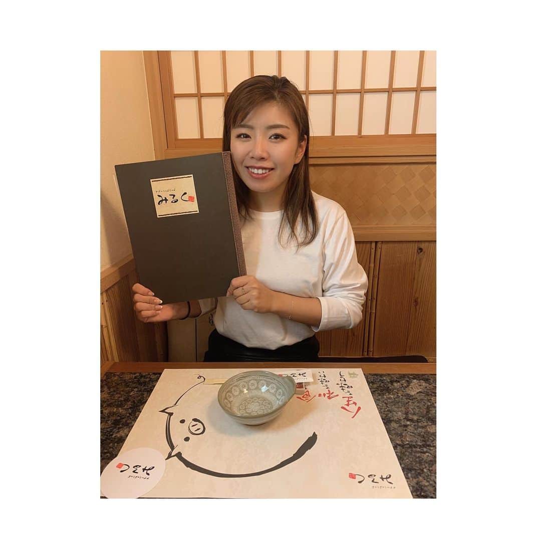 篠原まりあのインスタグラム：「__________** . 沖縄 1食目はあぐ〜豚のしゃぶしゃぶ 🐷 美味しくいただきました . 開幕戦まであと少し !! 頑張るぞ 〜 💪🏼.」