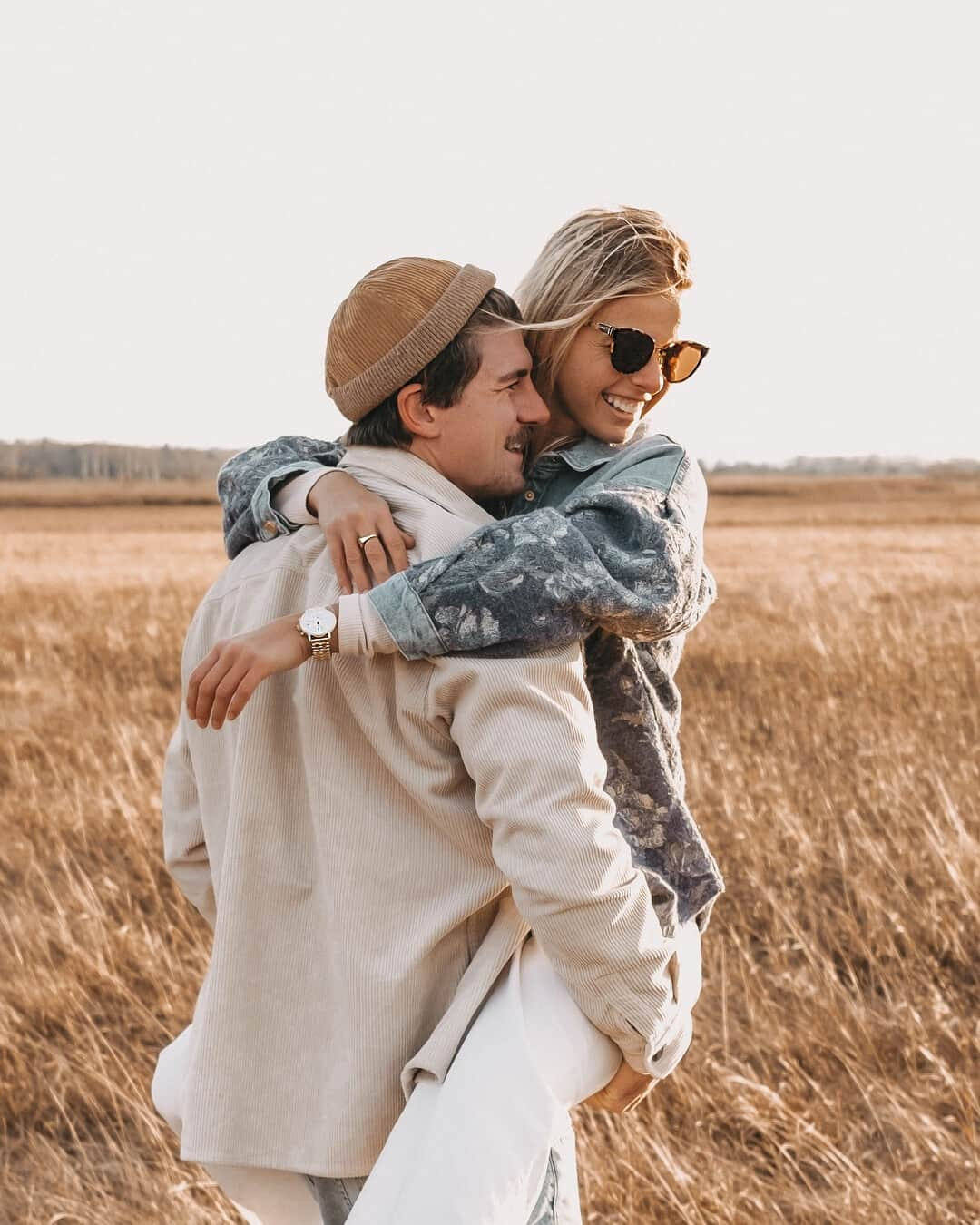 Kapten & Sonさんのインスタグラム写真 - (Kapten & SonInstagram)「'I want a weekend full of love, fun and laughter.' 🙃 Happy kids @nest.and.nomad enjoying the sunny days with our new sunglasses Seoul Amber Tortoise Brown. 😍 #bekapten #kaptenandson⁠ .⁠ .⁠ .⁠ #sunglasses #couple #happy #spring #newin #newcollection #sunnies #style #fashion #inspo⁠ ⁠」2月26日 21時01分 - kaptenandson