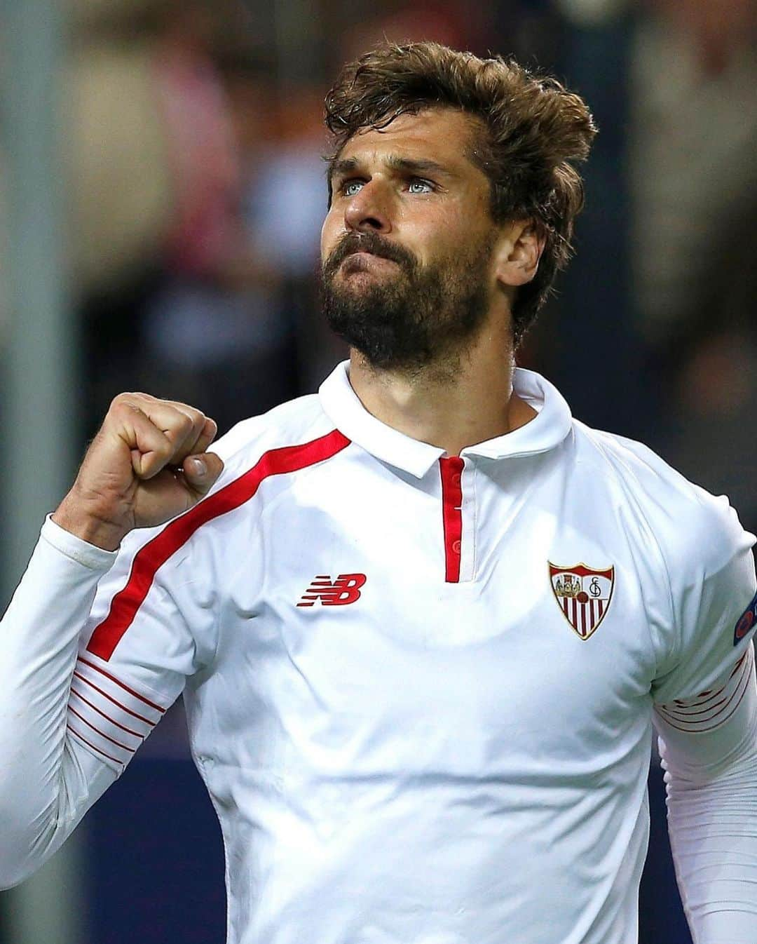 LFPさんのインスタグラム写真 - (LFPInstagram)「❤️🖤🤍 @athleticclub  ❤️🤍 @sevillafc  Happy birthday, @llorente_fer! 🎂🎊  #Llorente #Athletic #SevillaFC #LaLiga #LaLigaSantander #Football #LaLigaHistory #YouHaveToLiveIt #HayQueVivirla #HBD」2月26日 21時03分 - laliga