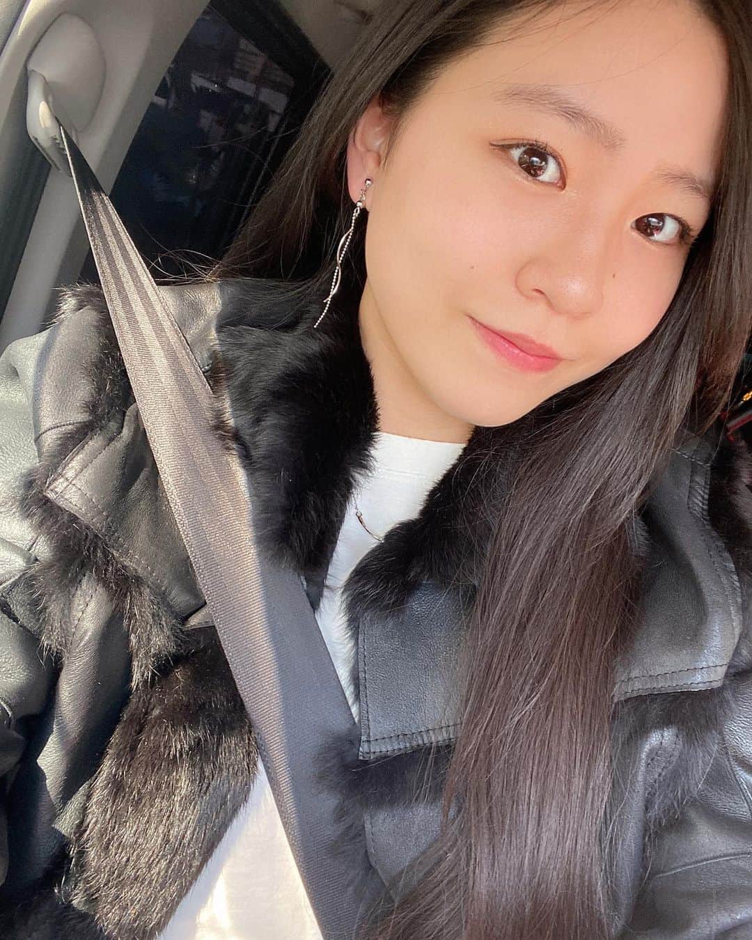 のインスタグラム：「明日から土曜日だー😍 嬉だよー嬉😚🎶 ハッピー✌🏻  #週末 #土曜日 #日曜日 #大好き #love  #ハート」