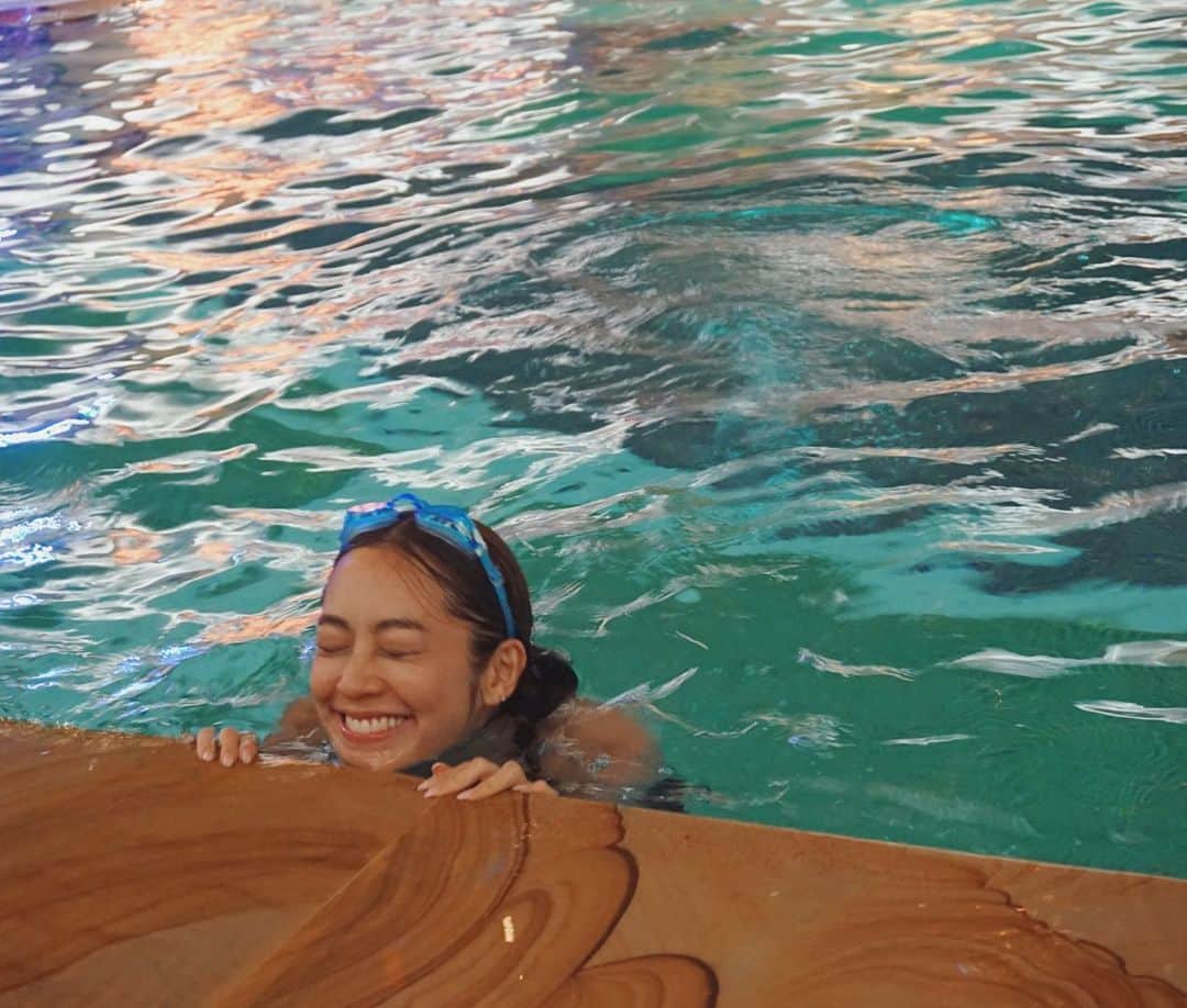 松岡李那のインスタグラム：「水瓶座♒️💗🧜‍♀️ 水を濁さない様に✨✨✨ #風の時代  #私の時代  🐲🐲🐲」