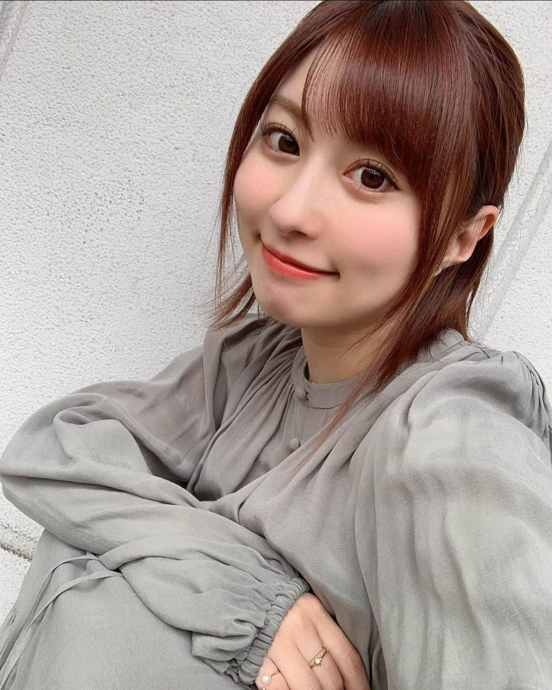 成瀬心美さんのインスタグラム写真 - (成瀬心美Instagram)「🍀 . . やっほー！ . 今日は朝から 番組の収録でした！✨ . . 毎月撮影しているけれど 先月は月頭で 今月が後半だったから 1か月以上明くと なんだか久々な感じがして やっぱり楽しいなぁって 実感できた1日でした！☺️ . . 帰り道声が枯れてて 楽しさをものがってるなぁなんて。 . . 明日は22時から FANZAさんのライブチャットに 出演するよ！ . 良かったらお話しにきてね☺️！ . . URL貼っておきます🙋‍♀️ https://www.dmm.co.jp/live/chat/-/event-room/=/character_id=854545/event=6816/ . . #event #livechat #fanza」2月26日 21時12分 - coco3ndazo