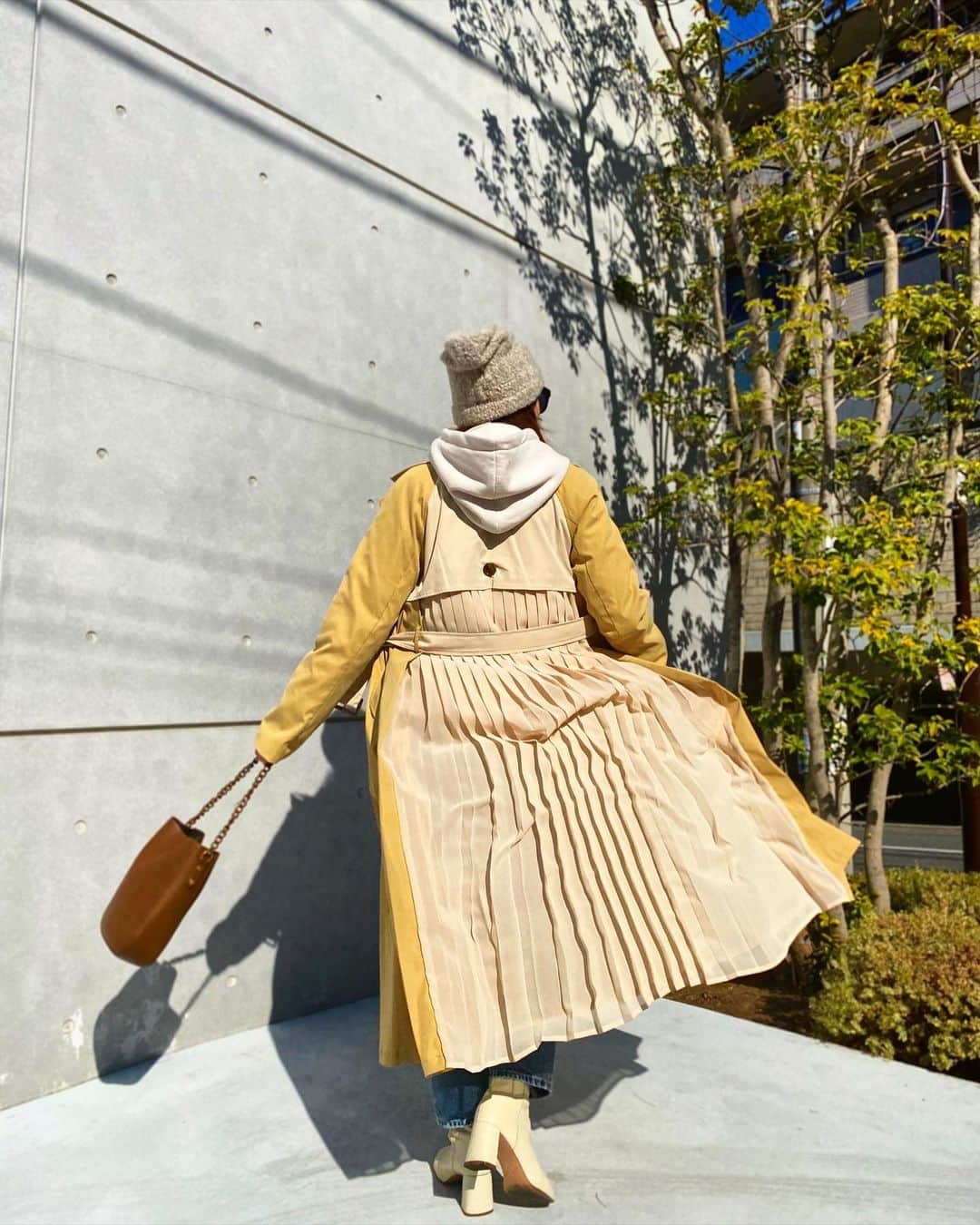 AMIのインスタグラム：「💛🌼🐝🌻💫👼」