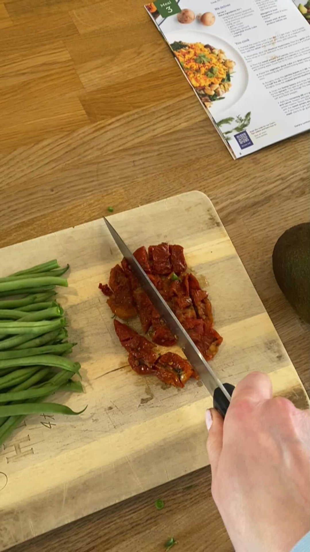 ファーン・コットンのインスタグラム：「A quick an easy lunch from @mindfulchefuk before I record another podcast for series 9.  Delish, no waste, locally sourced goodness.   £10 off 1st and 2nd box with the code ‘FEARNE10X2’ @mindfulchefuk #mindfulchefuk #ad」
