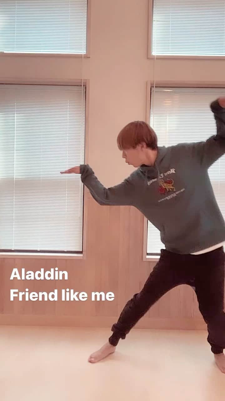 高根正樹のインスタグラム：「🕊✨#aladdin #friendlikeme #disney #アラジン #フレンドライクミー #ディズニー」