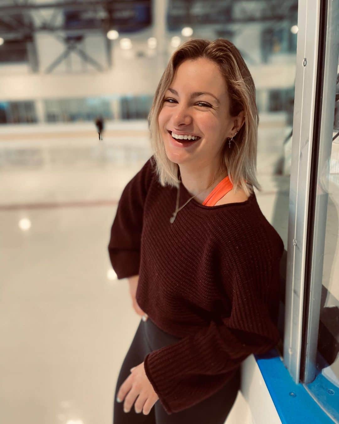 のインスタグラム：「Friday smiles :)」
