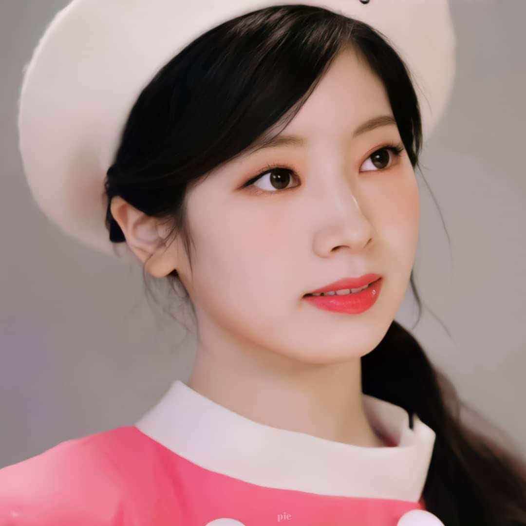 ダヒョンさんのインスタグラム写真 - (ダヒョンInstagram)「Dahyun wearing berets 🤍」2月26日 21時28分 - dahyun.news