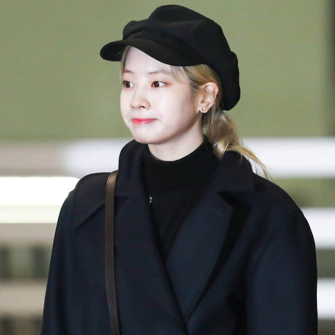 ダヒョンさんのインスタグラム写真 - (ダヒョンInstagram)「Dahyun wearing berets 🤍」2月26日 21時28分 - dahyun.news