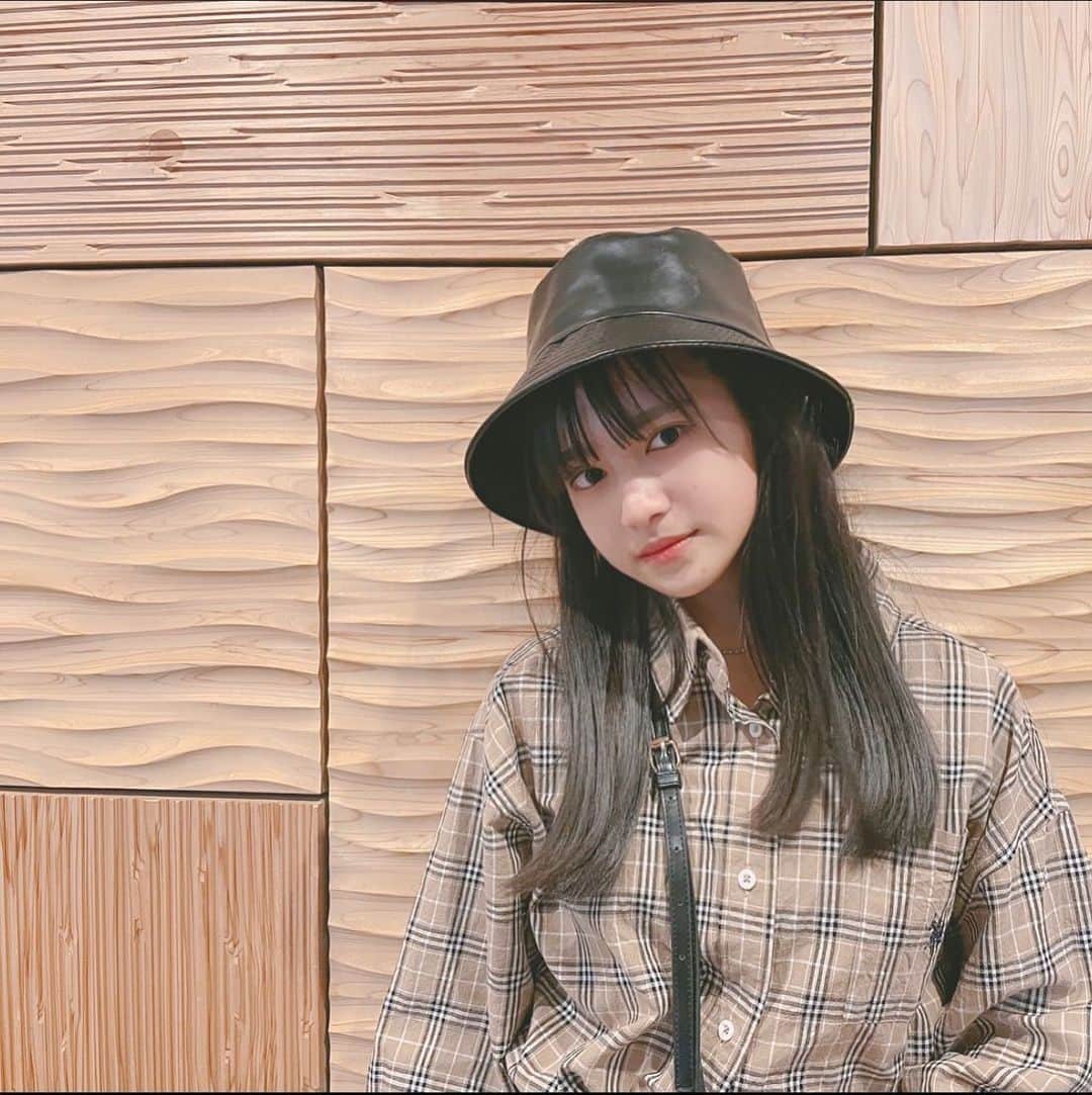 永田りあなのインスタグラム：「・ お知らせです🤍 明日インスタライブします😘 ・ ・ 時間は16時からです🧏🏻‍♀️ 30分くらいの予定です ぜひ来ていただけると嬉しいです👰🏻‍♀️👰🏻‍♀️ ・ ・ ・ #cuugal  #キューガル  #キューガルモデル  #永田りあな  #りあな  #06  #2月  #february  #インスタライブ」