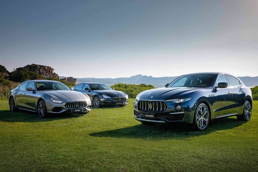 Maserati Japan | マセラティ ジャパンのインスタグラム：「MASERATI ALL RANGE Open Door Weekend 2021.3.6 (SAT) – 7 (SUN)   3月6日（土）、7日（日）の2日間にわたり、“MASERATI ALL RANGE Open Door Weekend”と題し、マセラティ オールラインアップの展示試乗会を開催する運びとなりました。  熱き情熱を秘めたラグジュアリー セダン『GHIBLI』、ハイパフォーマンス SUV『LEVANTE』、気品と存在感を放ち続けるフラッグシップモデル『QUATTROPORTE』 まで、マセラティのオールラインアップの試乗車をご用意いたします。  春の足音を感じるこの季節に、マセラティのラグジュアリーかつエキサイティングなドライビングを試乗にて存分にご体感いただければ幸いです。  あなた様のご来場を心よりお待ち申し上げております。  新型コロナウイルス感染拡大防止とお客様の健康と安全の為に、試乗をご希望の方は、ご予約をお願いしております。  ＊展示車両のラインナップと展示開催日は、店舗毎に異なります。詳細は担当営業までお問い合せください。  詳細はこちら。 https://www.maserati.com/jp/ja/news-event/maserati-all-range-open-door-weekend-march-2021 #Maserati #マセラティ #MaseratiJapan #マセラティジャパン」