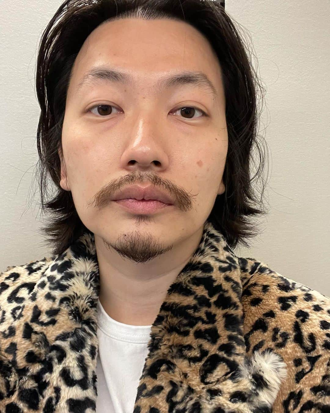 イ・ドンフィさんのインスタグラム写真 - (イ・ドンフィInstagram)「Fakefur man of oneday.」2月26日 21時37分 - dlehdgnl