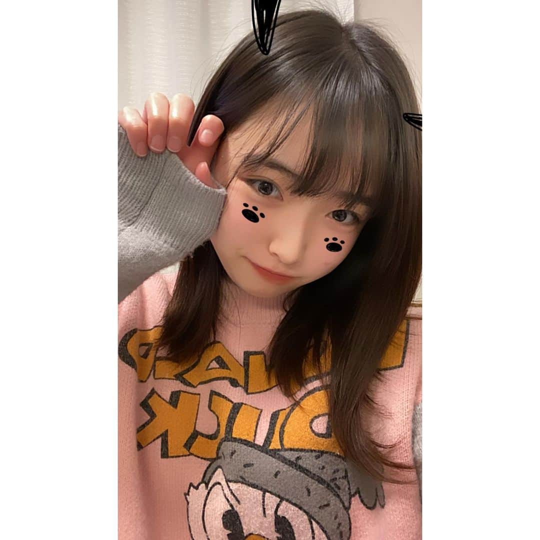 池未来実のインスタグラム：「にゃんポーズしたつもりだったけど なんか変なの。笑  #池未来実 #あざとさ #ある？ #笑 #インスタ #フィルター」