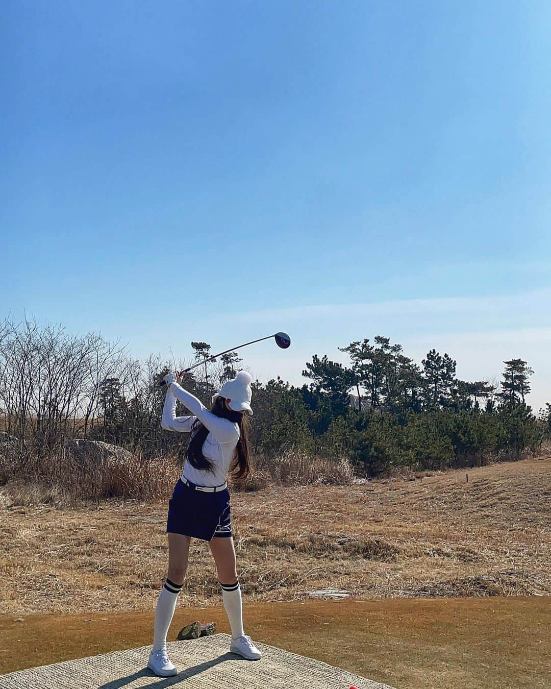 チェ・スルギさんのインスタグラム写真 - (チェ・スルギInstagram)「. 올해도 화이팅 해보쟈아아아  국샤아아앗 🏌🏻‍♀️🏌🏻‍♀️🏌🏻‍♀️😆🥰  골프 치러 가는날은 새벽4시에  일어나듀 신남 ~_~ ㅋㅋㅋ  . . .  #스릭슨  #스릭슨골프웨어  @srixongolfwear」2月26日 21時40分 - angel9028