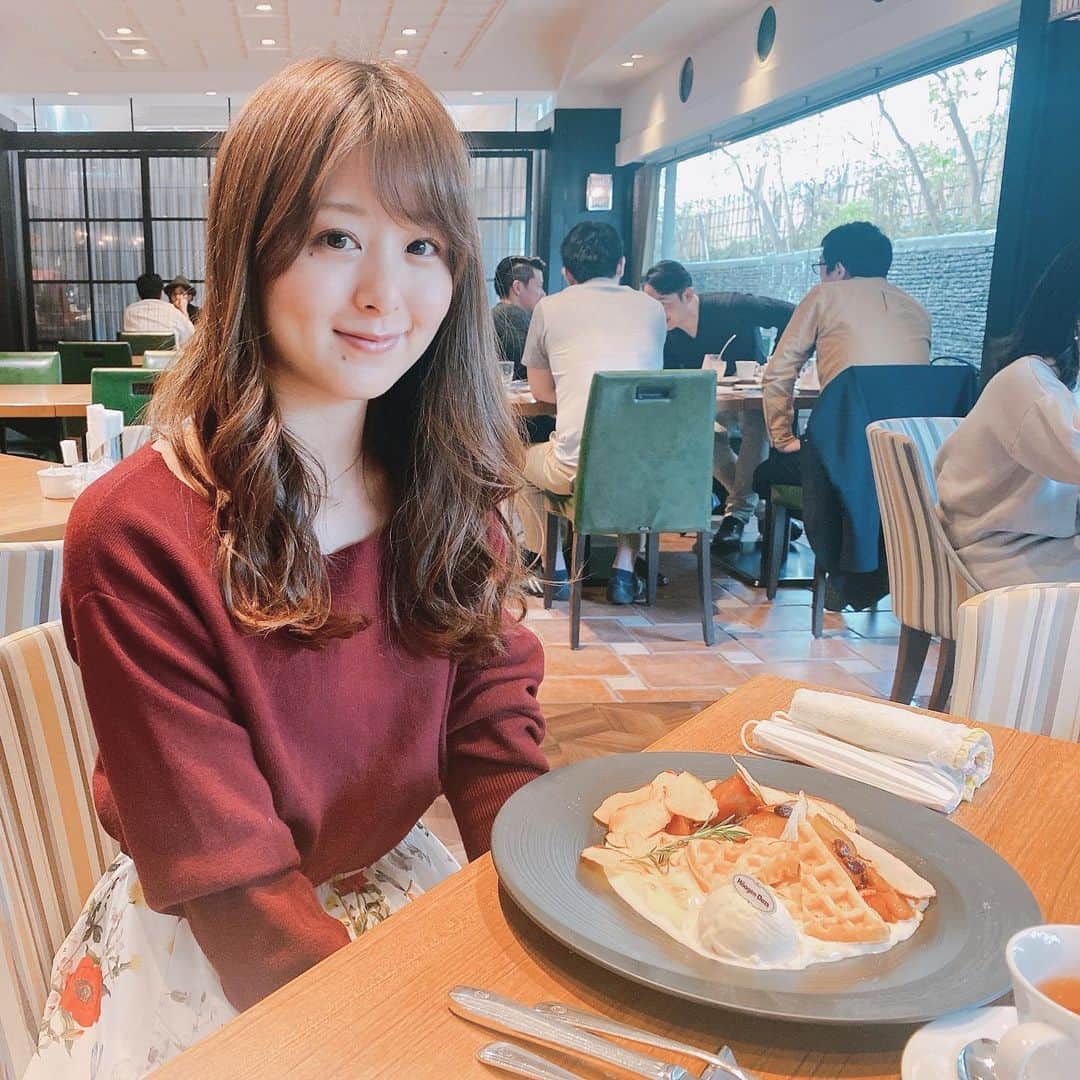 中島遥のインスタグラム：「この前はちょっと遅めのバレンタイン🍫#西鉄グランドホテル　の#グランカフェ　にて🙆‍♀️ ハーゲンダッツのイベントやってたから食べに行きました😘  すんごく美味しかった☺️✨  #お出かけ#カフェ#cafe#ハーゲンダッツ #撮影#model#モデル#portrait#ロケ#ファインダー越しの私の世界#東京カメラ部#カメラ#一眼レフ#フォロー#カメラ女子#follow#japan#japanesegirl #いいね#コメント#ありがとうございます」