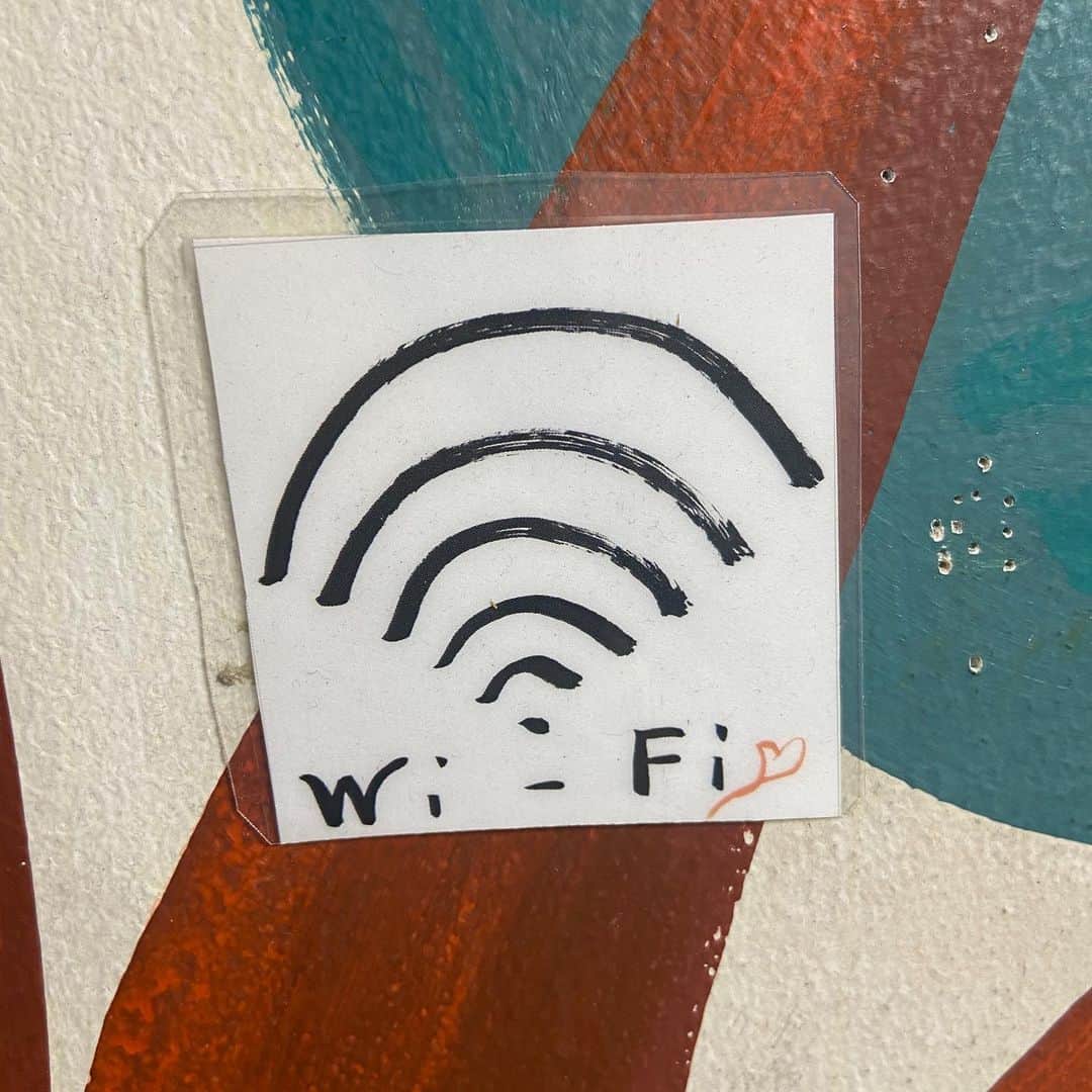 松井ケムリのインスタグラム：「電波ですぎだろ #wifi」