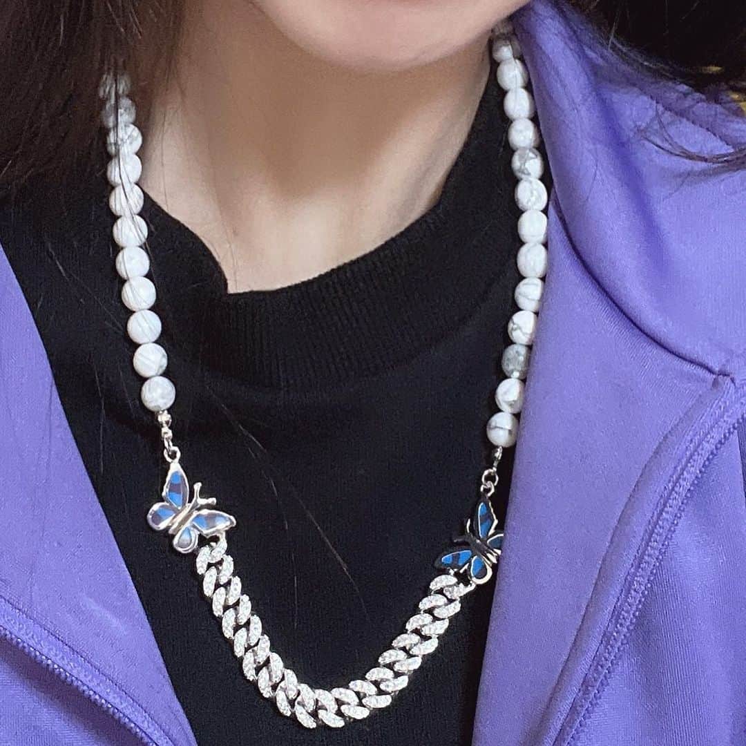 中野みやびのインスタグラム：「おきに☺️  #stugazi #necklace #ネックレス #brand #可愛い #cute #おしゃれ #韓国 #butterfly #お気に入り #大理石 #blue #蝶々 #中野みやび #みやび」