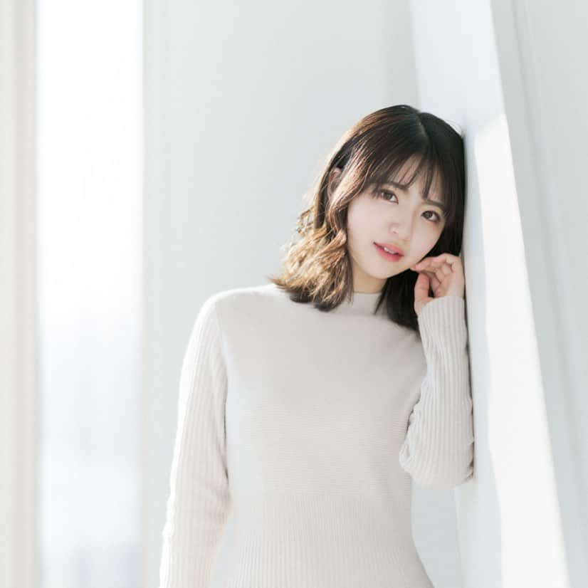 松田有紗のインスタグラム：「. 髪の毛切るか 伸ばすか 迷いすぎて 美容院行けてない👶🏻✂️」