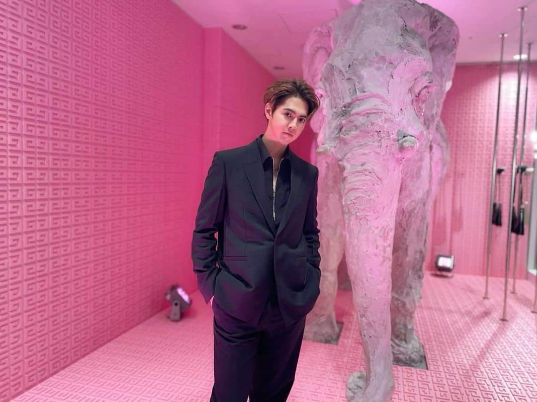 片寄涼太のインスタグラム：「The first collection has been made available all around the world today. 🌸 @givenchyofficial  @matthewmwilliams」