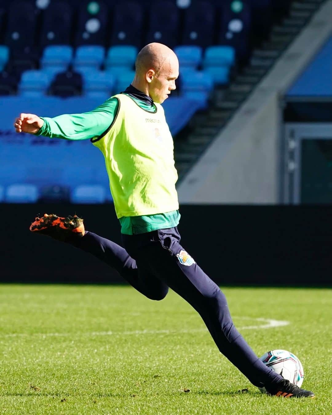 レアル・ソシエダさんのインスタグラム写真 - (レアル・ソシエダInstagram)「🤝 Thank you @mancity for lending us your facilities. It has been a pleasure training here!  #AurreraReala」2月26日 22時00分 - realsociedad