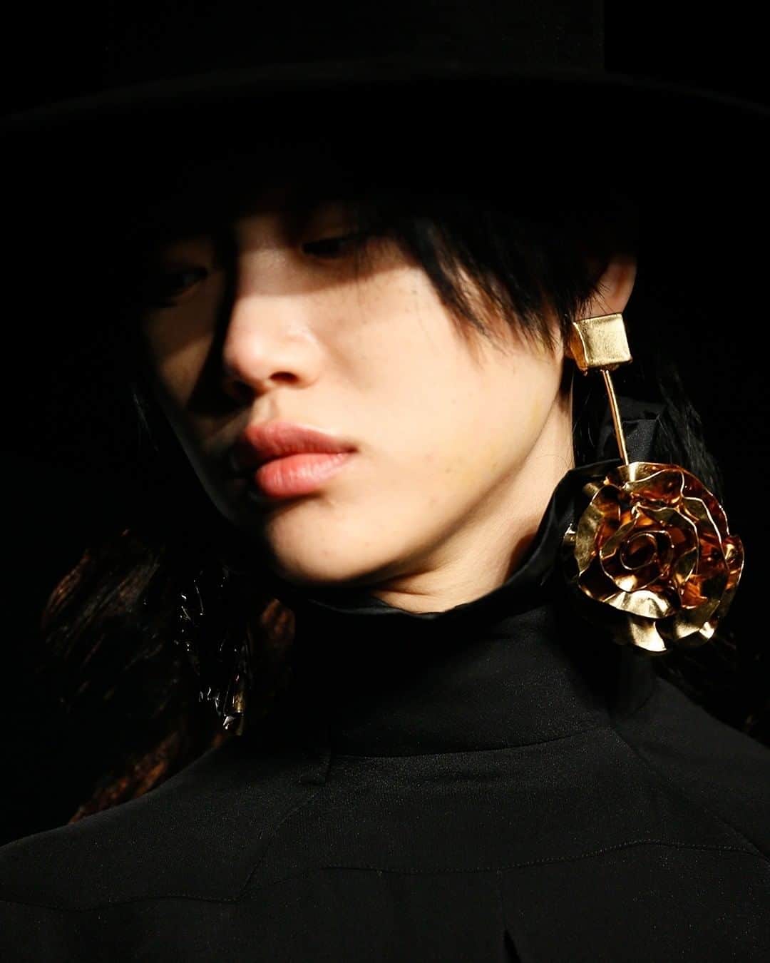 アルベルタフェレッティのインスタグラム：「A sparkling celebration.  #AlbertaFerretti #FW21 #MFW」