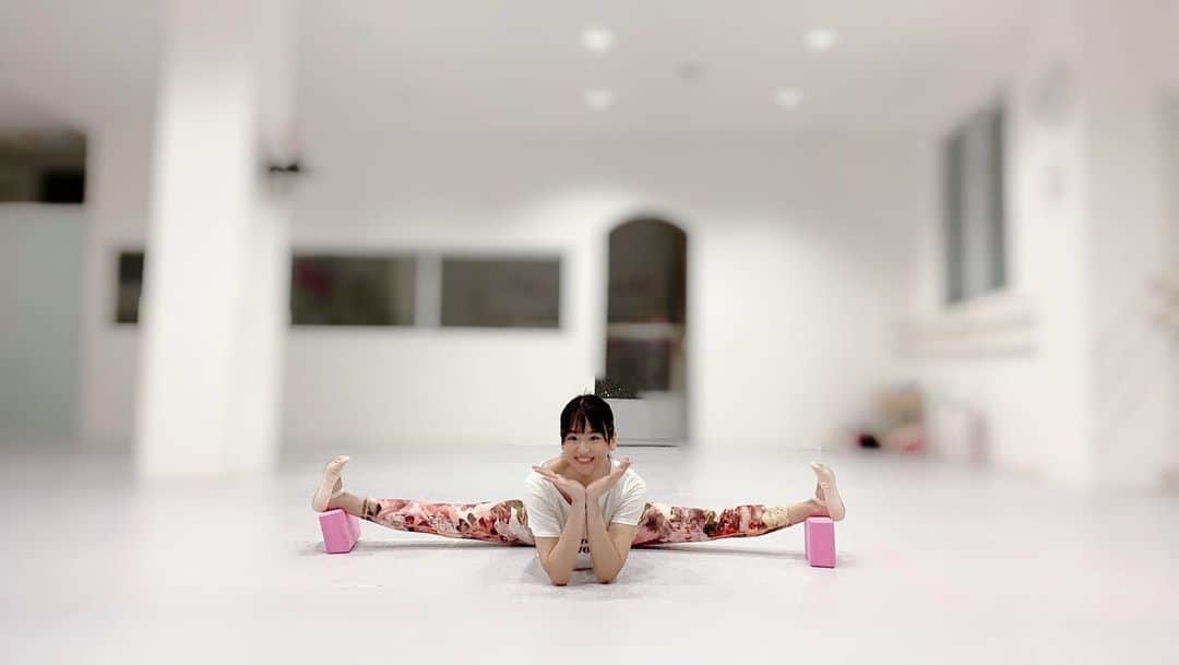 仲川遥香さんのインスタグラム写真 - (仲川遥香Instagram)「Ballet🩰 ストレッチ頑張ります！ Semangat buat stretching!  #ballet #lessballet #🩰 #ジャカルタ生活 #バレエ #仲川遥香 #🇯🇵🇮🇩」2月26日 21時56分 - haruuuu_chan