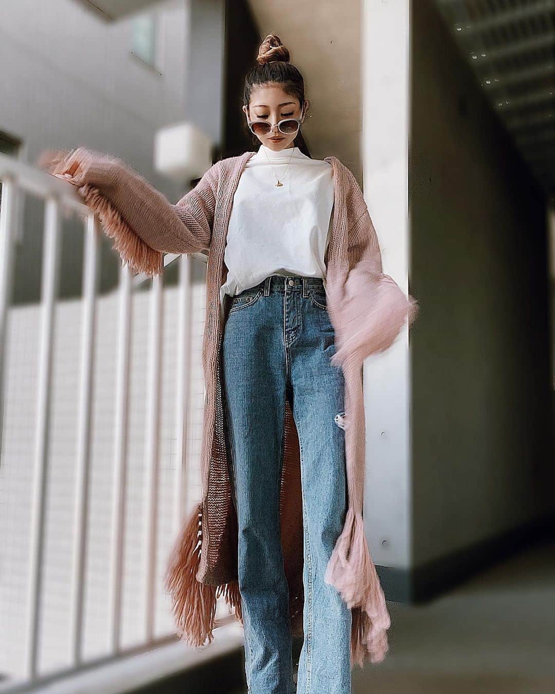 のインスタグラム：「フリンジって永遠にかわよなの💞 今日はどんより曇り空だたけど、明日は晴れだって🤍  ポカポカになってきてお洋服楽しいなぁ！！！  #ootd #fashion #coordinate  #code #outfits #vintage #私服 #コーデ #ファッション #きょこ #コーディネート」