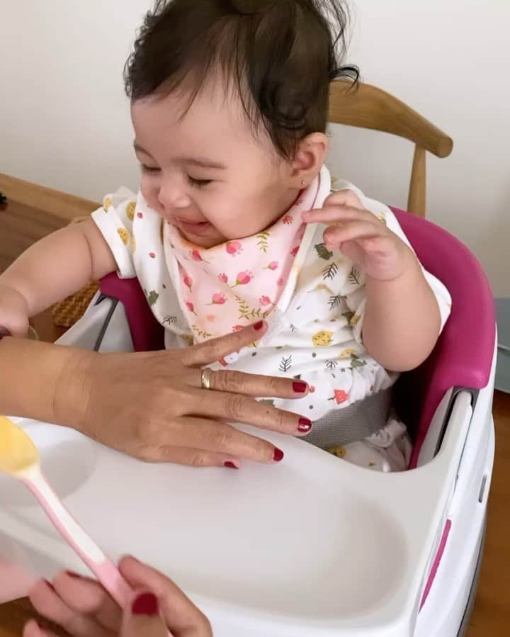 のインスタグラム：「Sekarang kalau makan maunya sambil ketawa 🤣❤️」