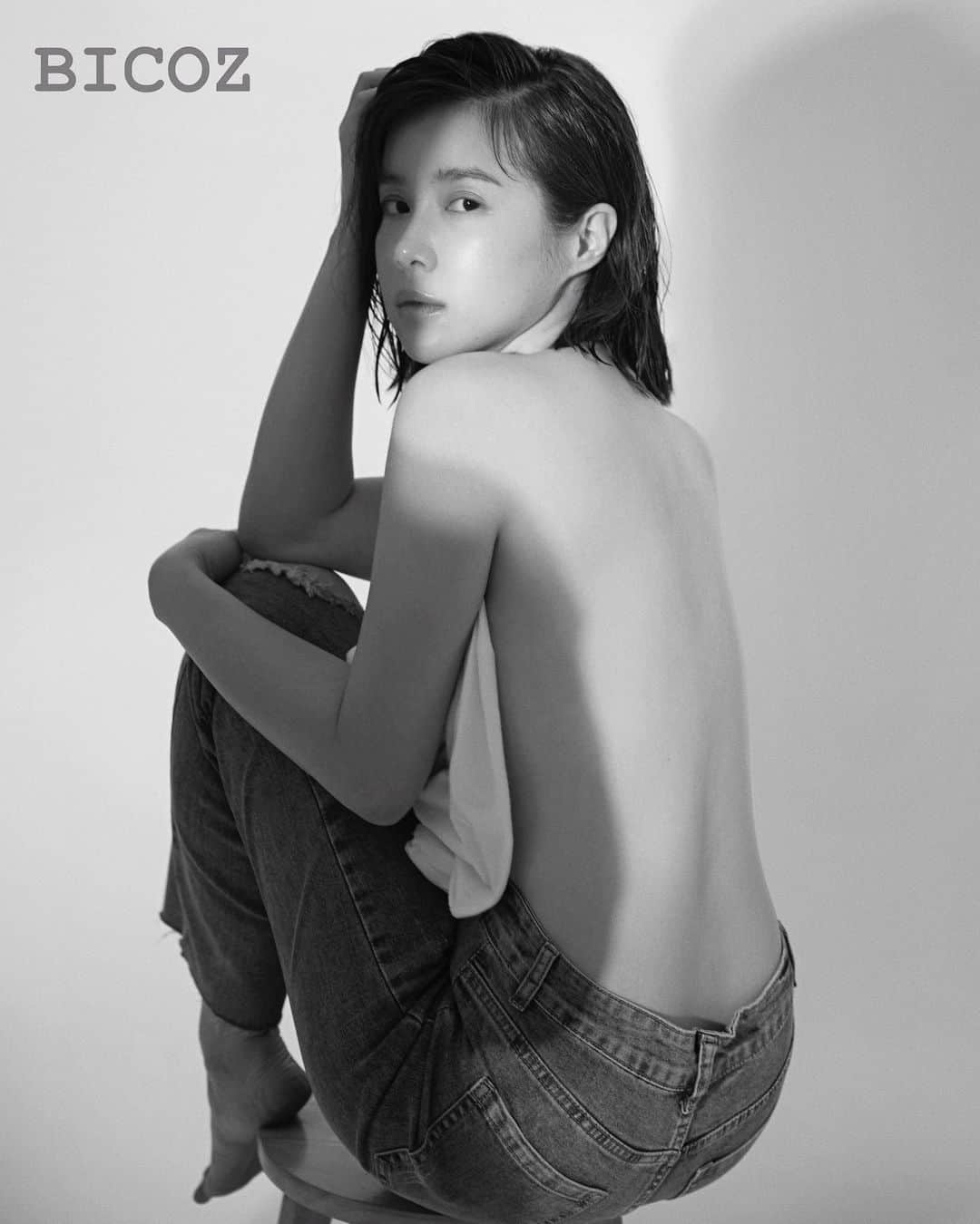 リー・ジャーインのインスタグラム：「BICOZ Jeans👖✨ @bicoz_tw」