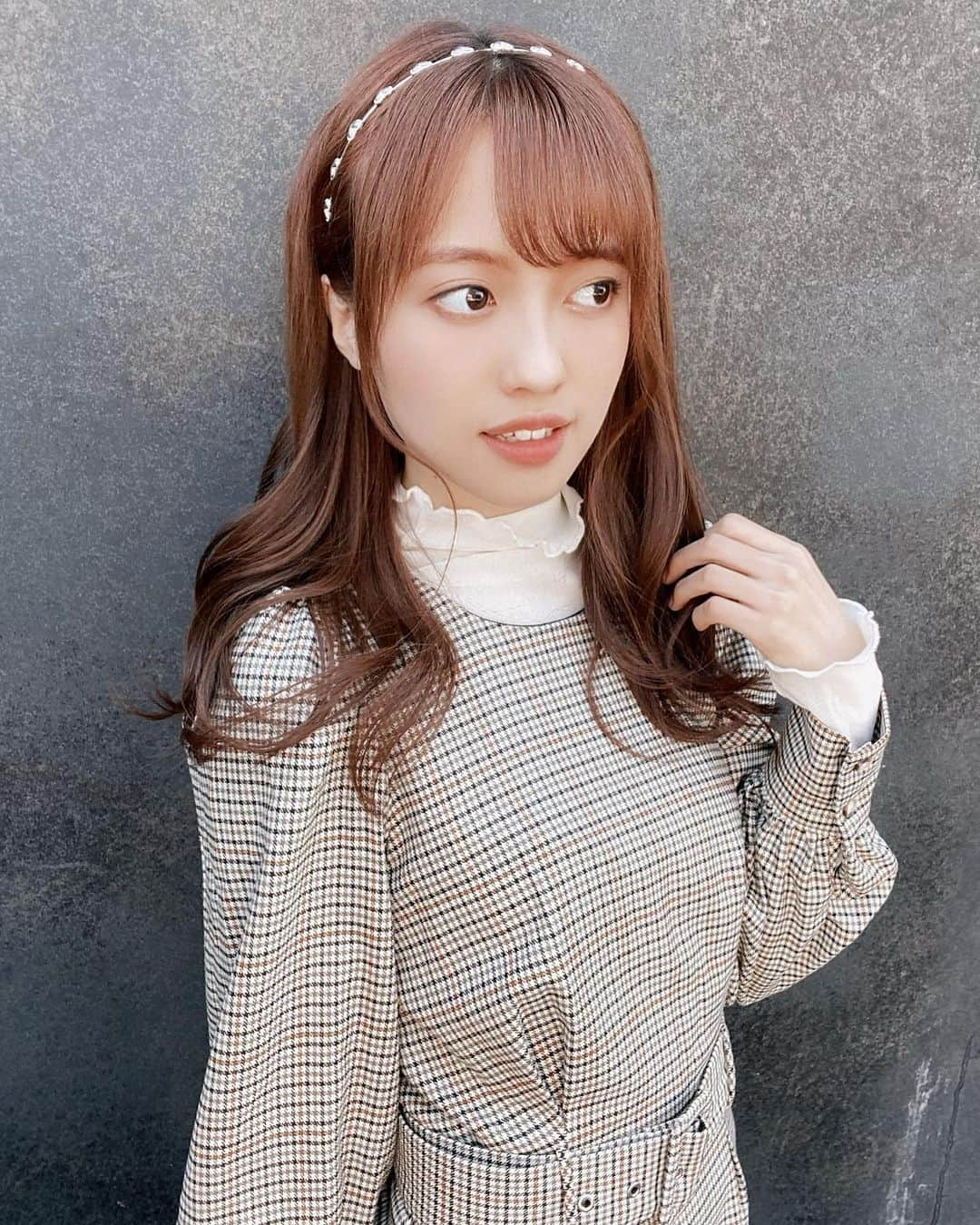 田中えれなさんのインスタグラム写真 - (田中えれなInstagram)「すきなコーデになった🧸  ﻿ ﻿ ﻿ ﻿#ヘアアレンジ #巻き髪 #カチューシャ #カチューシャアレンジ #ヘアカラー #ワンピース #タートルネック #ブラウスコーデ #ブラウンコーデ #mystyle #ootd #ootdfashion #fff #いいね返し #いいねした人で気になった人フォロー #アイドル #毎日メイク  #데일리 #셀스타그램 #카페 #패션스타그램 #얼스타그램 #팔로우 #좋아요 #소통그램 #팔로미 #팔로우환영 #오오티디 #패션 #셀피」2月26日 22時11分 - stand_by_erena