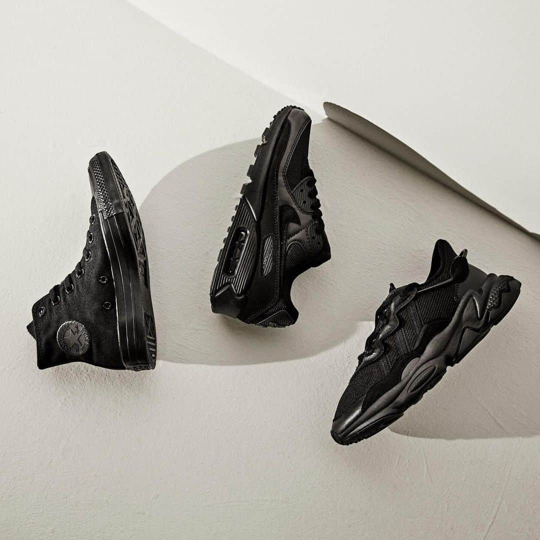 FOOTASYLUMさんのインスタグラム写真 - (FOOTASYLUMInstagram)「Triple black creps > everything else.  Shop our triple black footwear collection including @Nikesportswear, @adidasoriginals & @converse, online today.  #Footasylum #Nike #AdidasOriginals #Converse」2月26日 22時11分 - footasylum