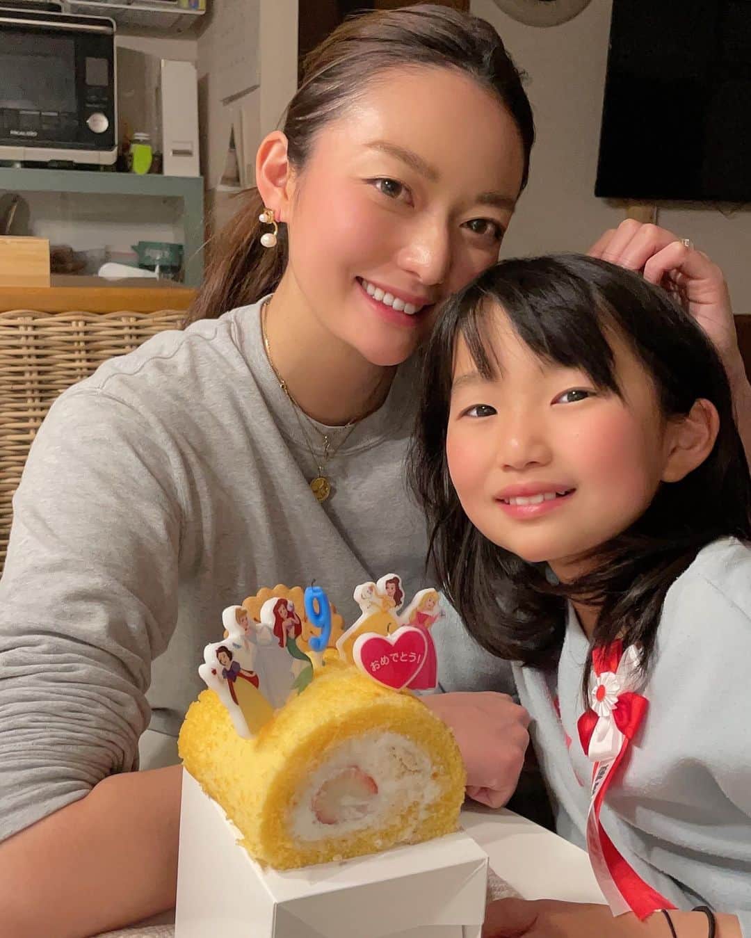 結子さんのインスタグラム写真 - (結子Instagram)「Happy Birthday my girl❤️ I’m so glad to be your mom. We all love you.❤️ カレン９歳誕生日おめでとう！ 生まれてきてくれてありがとう。カレンのお母さんになれて本当に幸せです。 . @chiakioshima  #chiakioshima」2月26日 22時20分 - yuiko_yyy