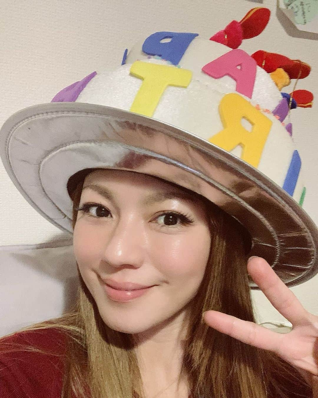 LINAさんのインスタグラム写真 - (LINAInstagram)「インスタライブに 参加してくれたみんな ありがとう♡ 凄く素敵な誕生日になったよ！ You guys are the best♡♡ 次回はゲリラライブを お楽しみに！笑 #MAXLINA #birthday #live」2月26日 22時35分 - xxlina_now