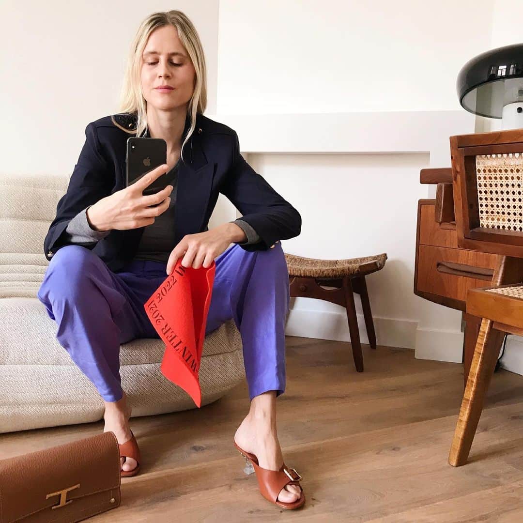 Linda Tolのインスタグラム：「Next Show @tods #TodsInaMoment」